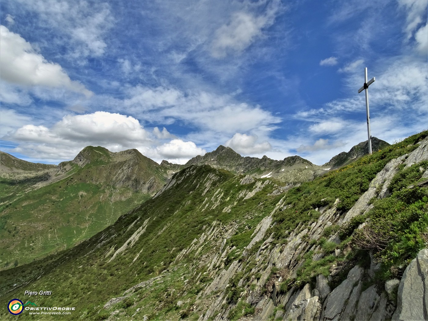 57 Risalito dalla Valle Lunga  sul sent. 112 al Passo di Tartano (2108 m).JPG